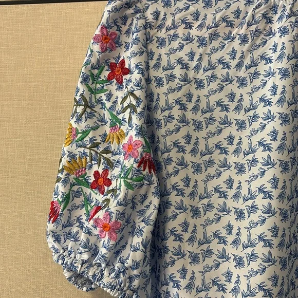NWOT SHEIN size L Floral Embroidered Blue Women's Top - Picture 2 of 7